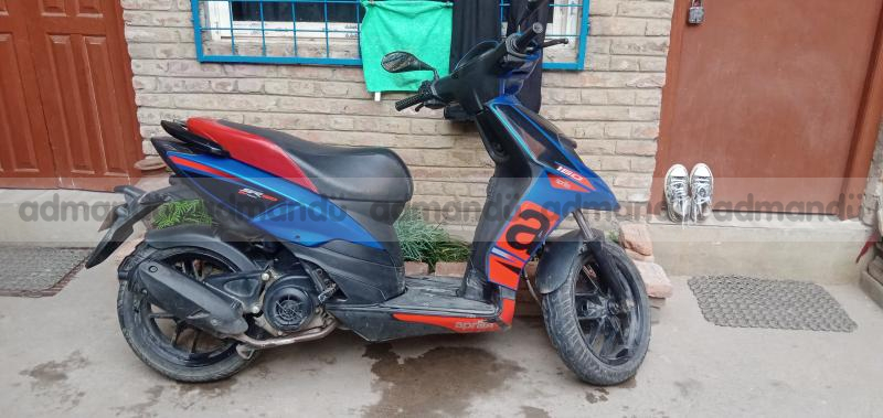 Aprilia sr 150 race edition 